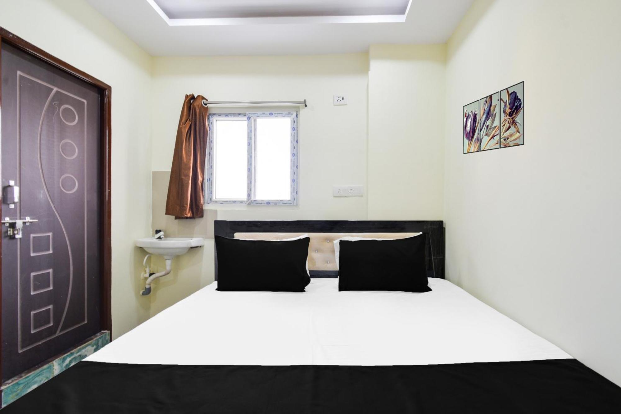 Hotel O Sri Balaji Grand Haiderabad Buitenkant foto